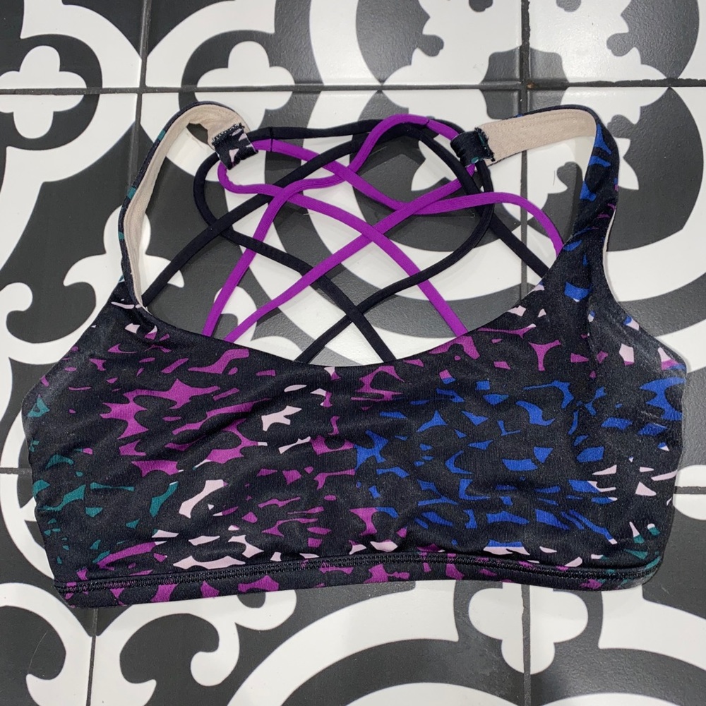 Lululemon Free to be sports bra